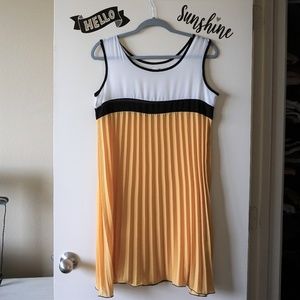 Pleated Whie & Yellow Colorblock Shift Dress S/M